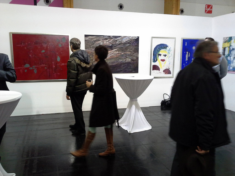 Gut besuchter Messestand ART Innsbruck 2014 mit Werken von Sabine Haag