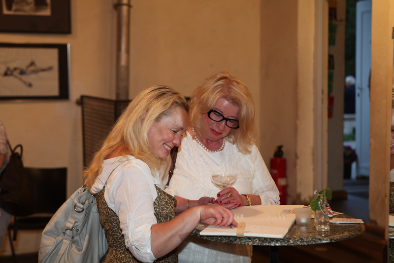 Vernissage im Interim von Sabine Haag, Stadtteilwoche Laim
